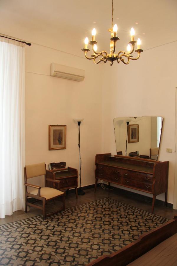 Casa Vacanza Icaros, Ortigia Hictoric Center, 200 Mt From The Beach Syracuse Ngoại thất bức ảnh