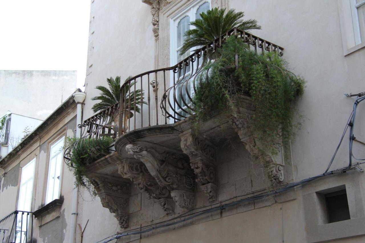 Casa Vacanza Icaros, Ortigia Hictoric Center, 200 Mt From The Beach Syracuse Ngoại thất bức ảnh