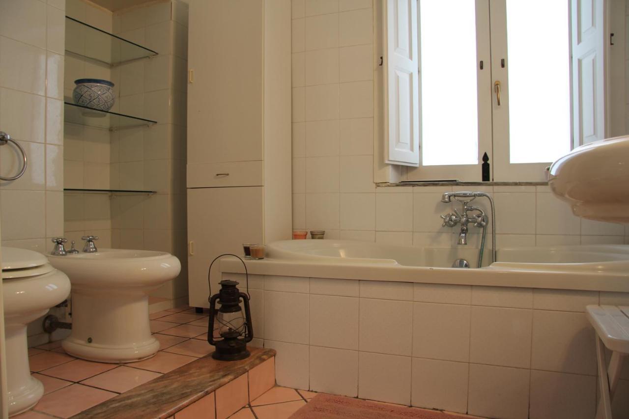 Casa Vacanza Icaros, Ortigia Hictoric Center, 200 Mt From The Beach Syracuse Ngoại thất bức ảnh