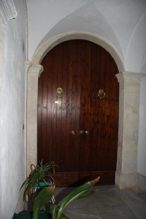 Casa Vacanza Icaros, Ortigia Hictoric Center, 200 Mt From The Beach Syracuse Ngoại thất bức ảnh