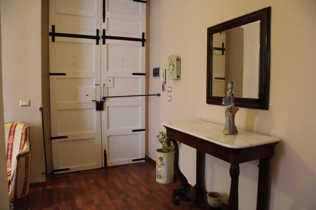 Casa Vacanza Icaros, Ortigia Hictoric Center, 200 Mt From The Beach Syracuse Ngoại thất bức ảnh