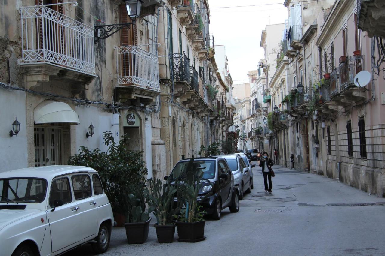 Casa Vacanza Icaros, Ortigia Hictoric Center, 200 Mt From The Beach Syracuse Ngoại thất bức ảnh